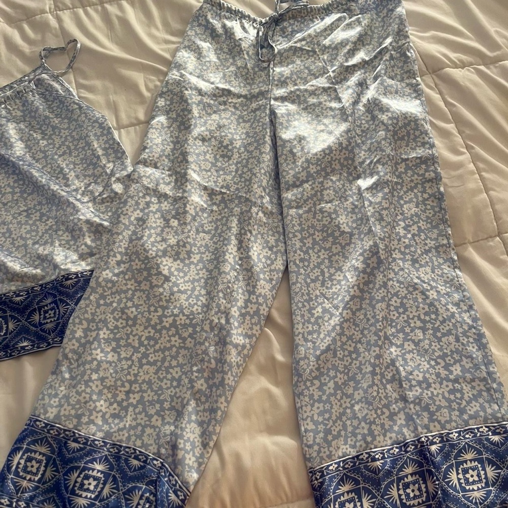 Floral Satin Pajama Set - Picture 4 of 5